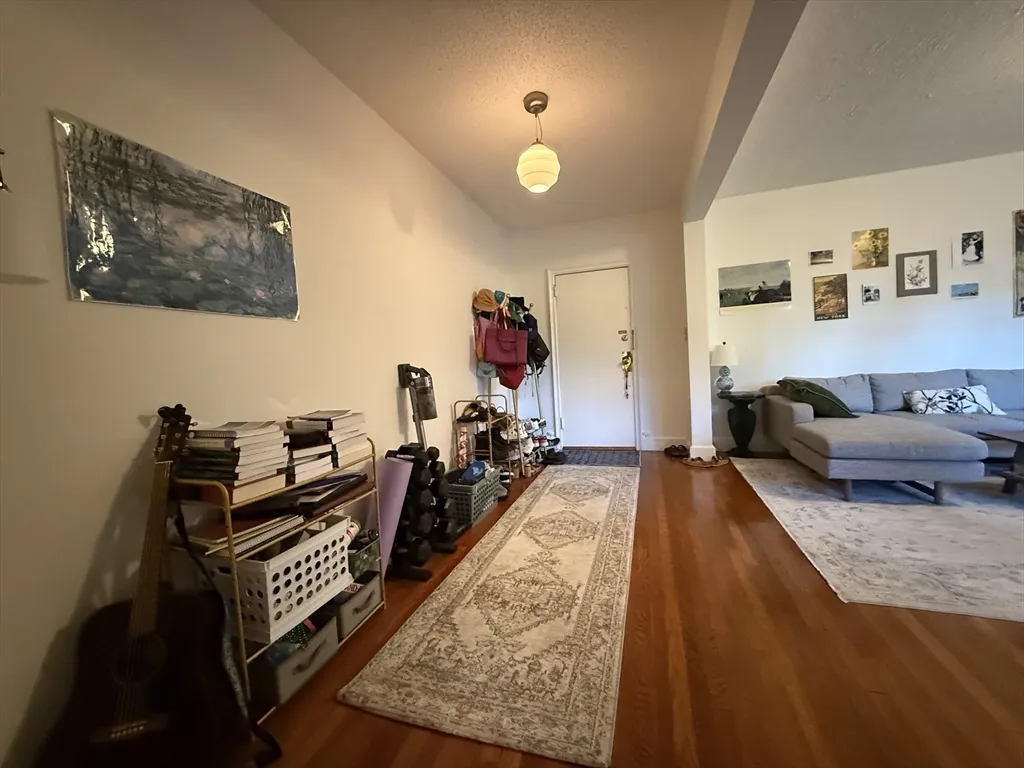 1 bed, 1 bath apartment for rent at 65 Strathmore Rd Unit 25, Brighton — photo 5 of 15