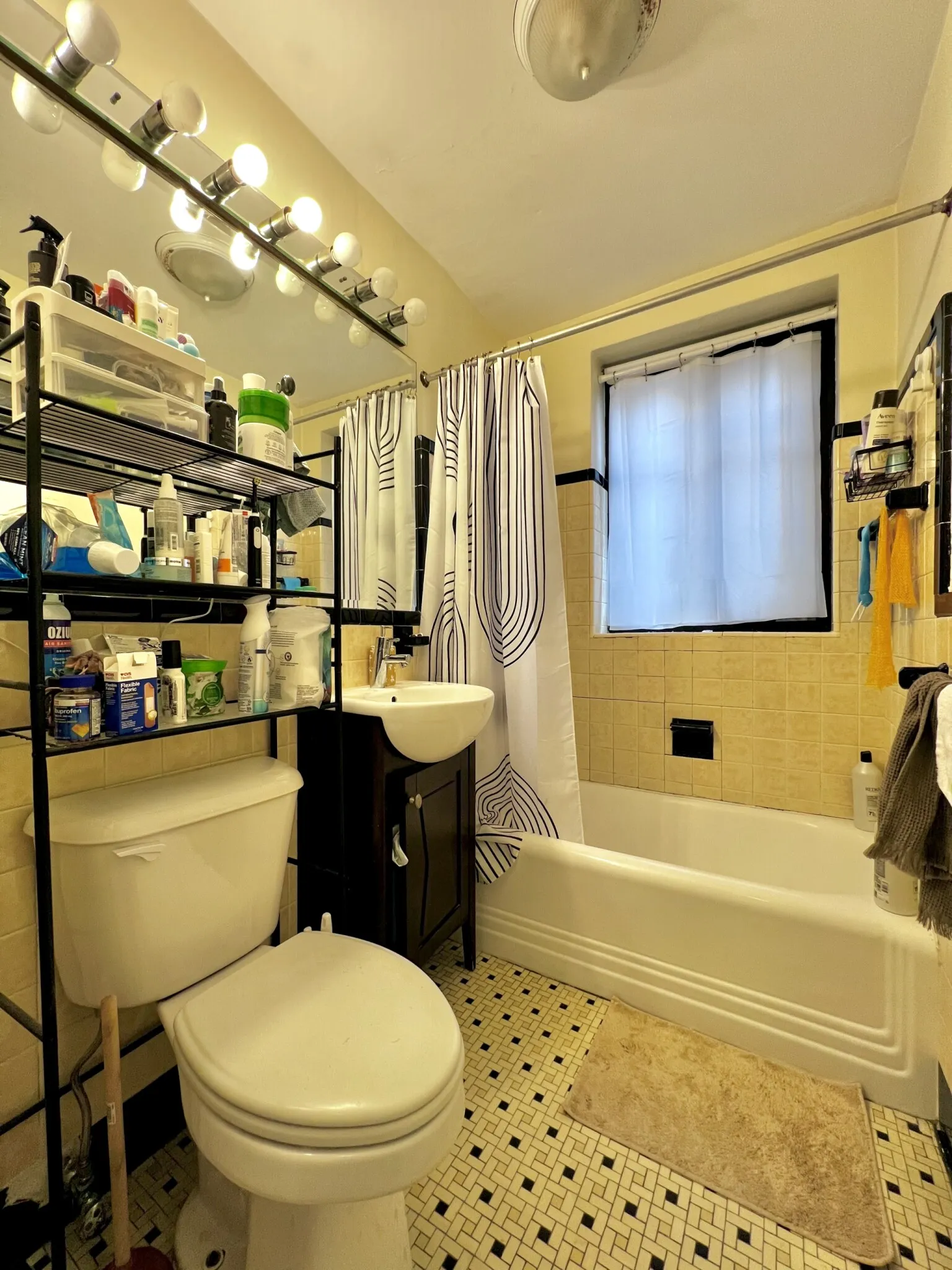 2 bed, 1 bath apartment for rent at 65 Strathmore Rd Unit 28, Brighton — photo 9 of 13