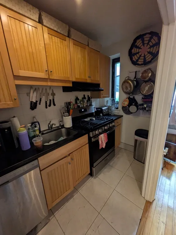 1 bed, 1 bath apartment for rent at 65 Strathmore Rd Unit 4, Brighton — photo 5 of 15
