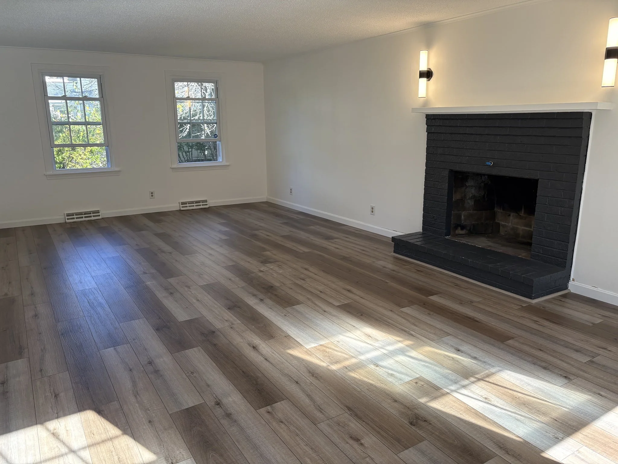 3 bed, 1 bath apartment for rent at 65 Surrey, Lowell — photo 11 of 12