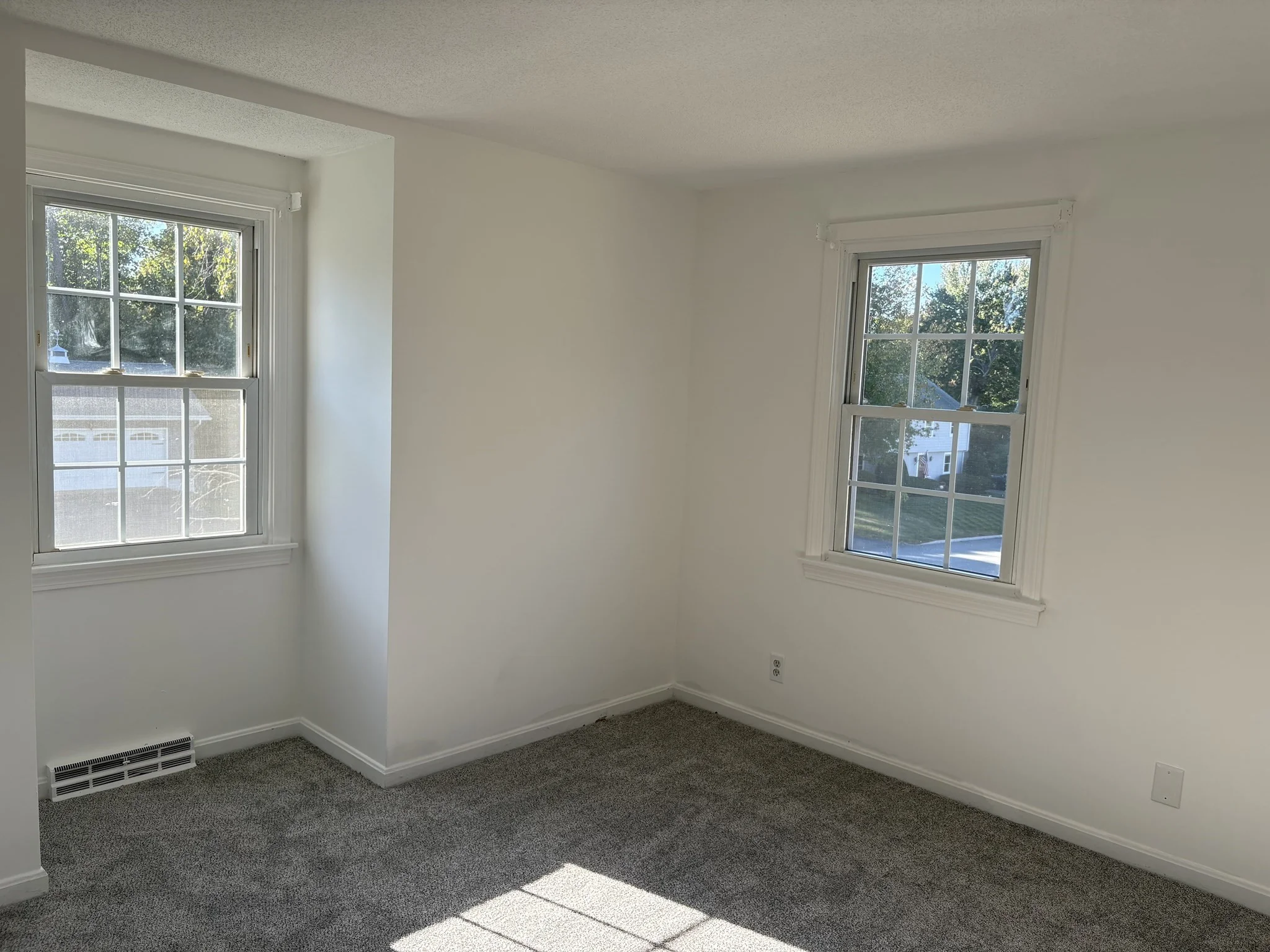 3 bed, 1 bath apartment for rent at 65 Surrey, Lowell — photo 7 of 12
