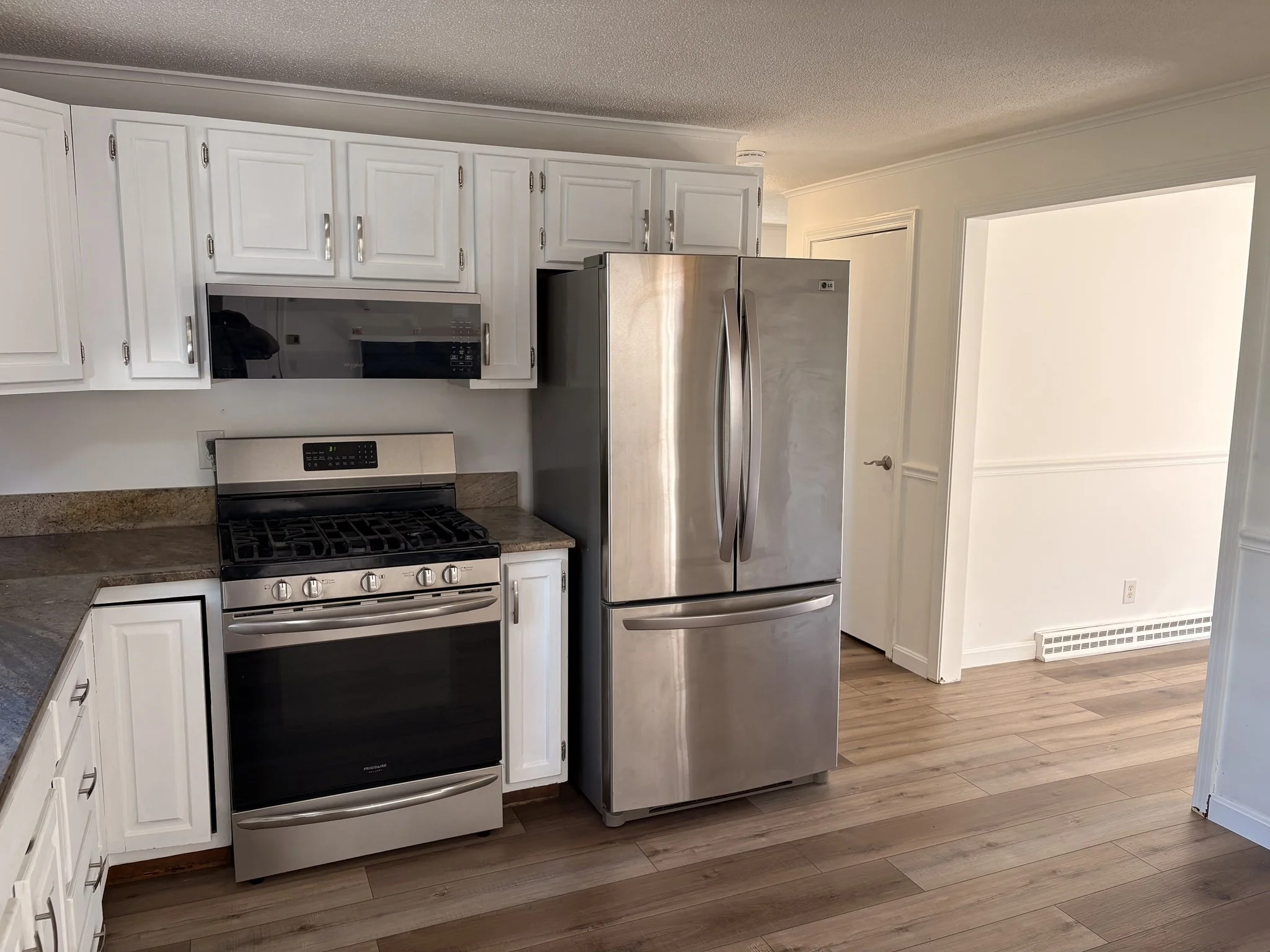 3 bed, 1 bath apartment for rent at 65 Surrey, Lowell — photo 5 of 12