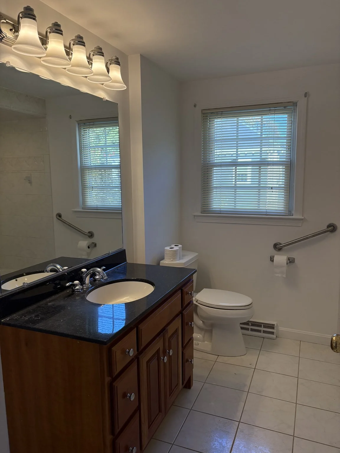 3 bed, 1 bath apartment for rent at 65 Surrey, Lowell — photo 3 of 12