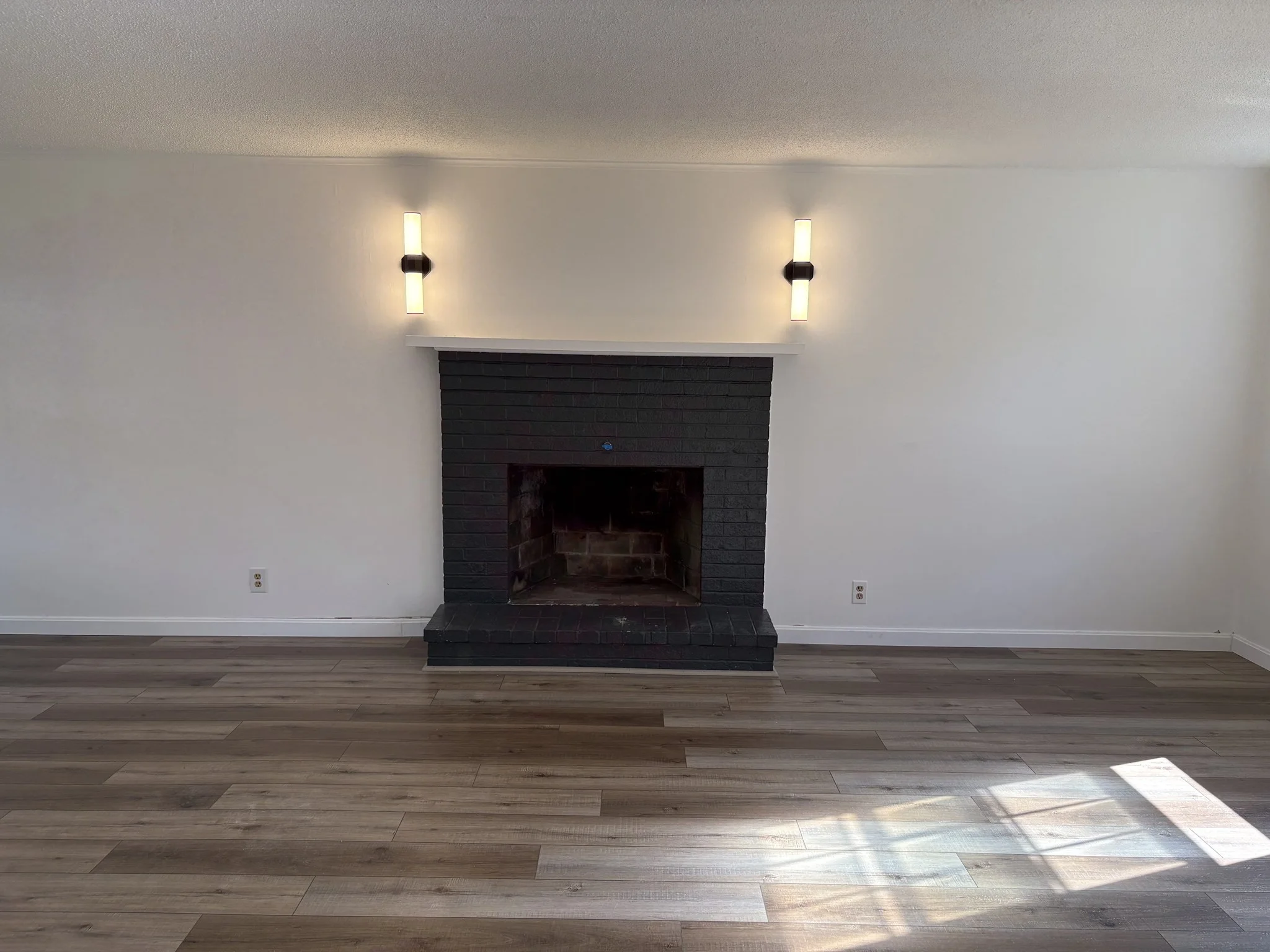3 bed, 1 bath apartment for rent at 65 Surrey, Lowell — photo 12 of 12