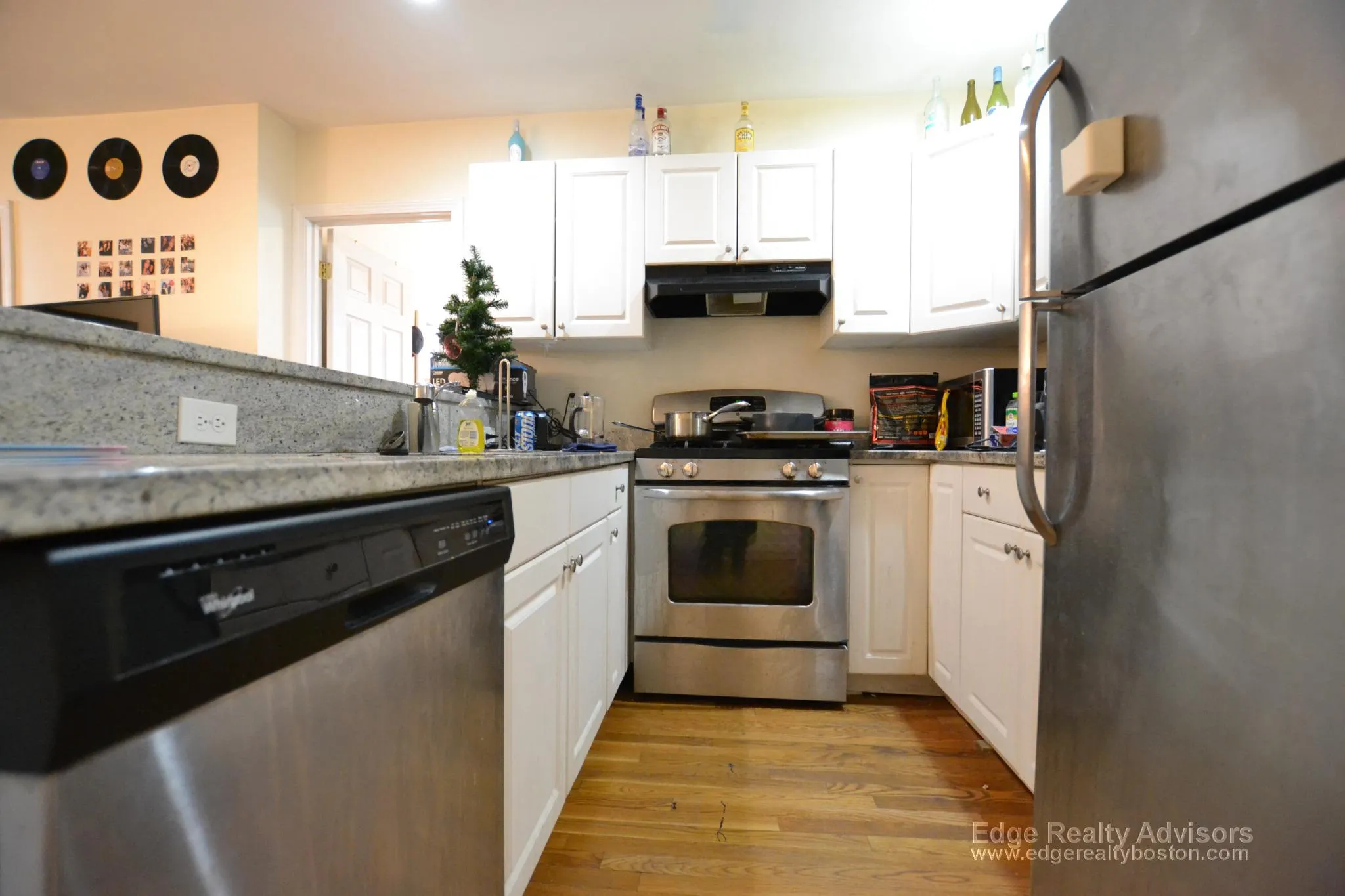 3 bed, 1 bath apartment for rent at 65 Thatcher St Unit 2, North Brookline — photo 1 of 6