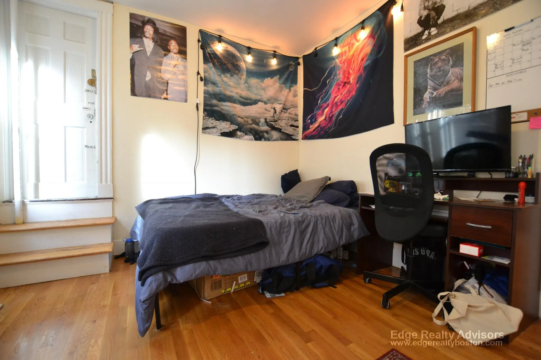 3 bed, 1 bath apartment for rent at 65 Thatcher St Unit 2, North Brookline — photo 3 of 6