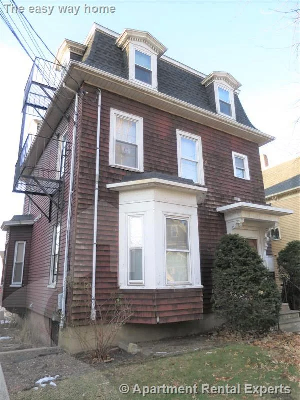 Studio bed, 1 bath apartment for rent at 65 Walden St Unit 3, Porter Square — photo 9 of 10