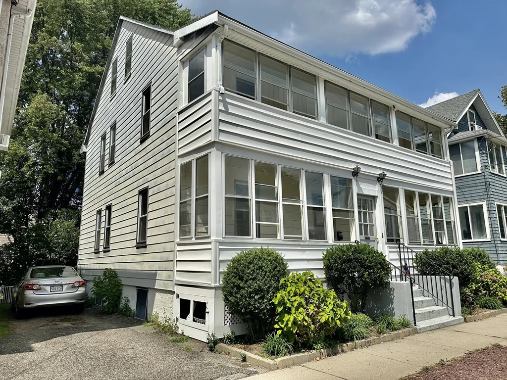 2 bed, 1 bath apartment for rent at 65 Walnut St Unit 2, Belmont — photo 1 of 9