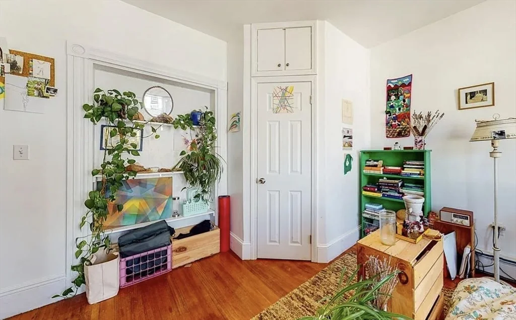 4 bed, 2 bath apartment for rent at 65 Wyman Unit 2, Jamaica Plain — photo 4 of 13