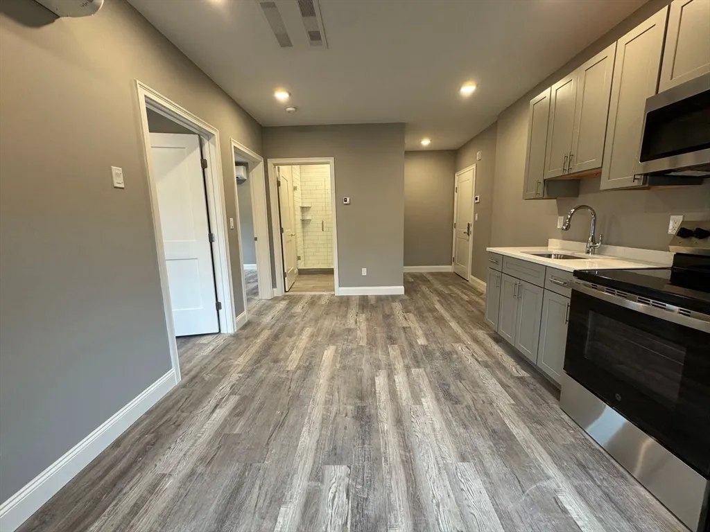 2 bed, 1 bath apartment for rent at 650 Beach St Unit 301, Revere — photo 10 of 10
