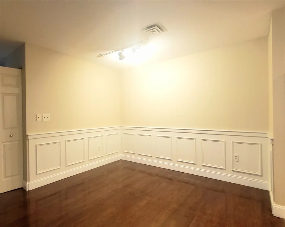 3 bed, 2 bath apartment for rent at 650 Brookside Dr Unit G, Andover — photo 4 of 5