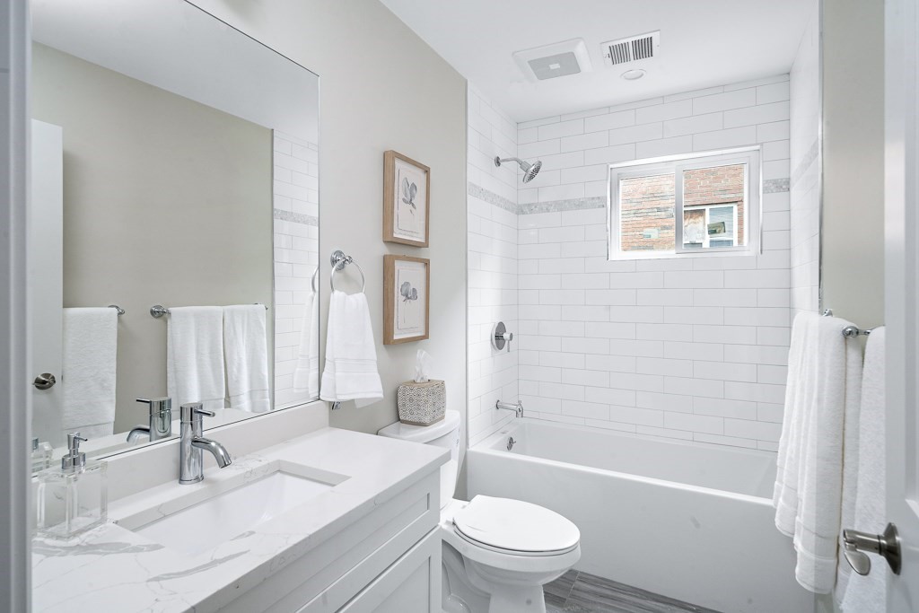 2 bed, 1 bath apartment for rent at 650 Hyde Park Ave Unit 650-3, Roslindale — photo 13 of 17
