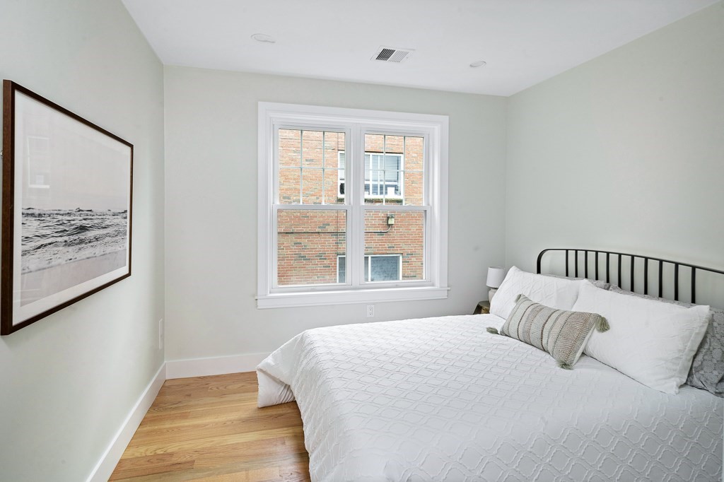2 bed, 1 bath apartment for rent at 650 Hyde Park Ave Unit 650-3, Roslindale — photo 11 of 17
