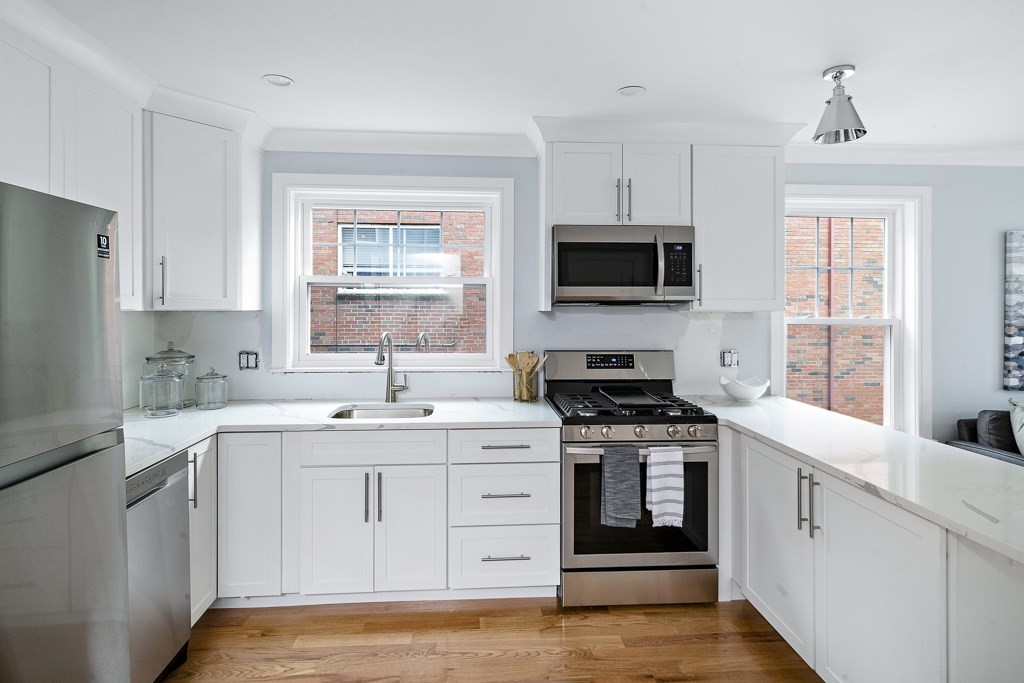 2 bed, 1 bath apartment for rent at 650 Hyde Park Ave Unit 650-3, Roslindale — photo 8 of 17
