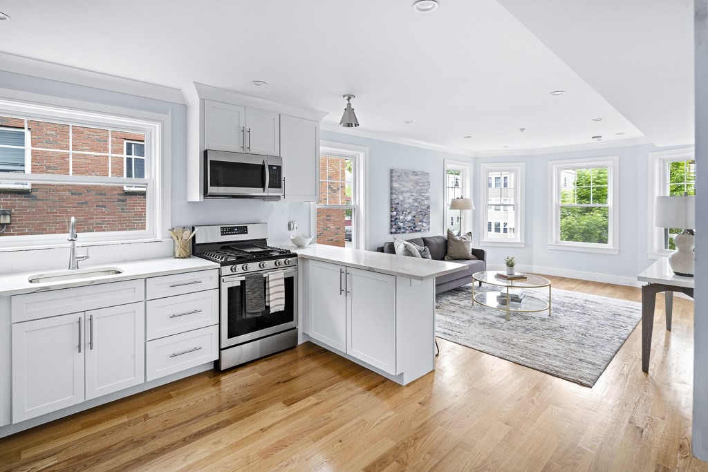 2 bed, 1 bath apartment for rent at 650 Hyde Park Ave Unit 650-3, Roslindale — photo 9 of 17