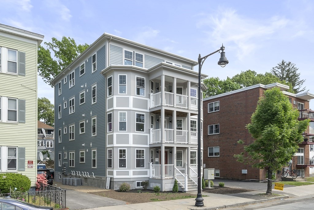 2 bed, 1 bath apartment for rent at 650 Hyde Park Ave Unit 650-3, Roslindale — photo 2 of 17