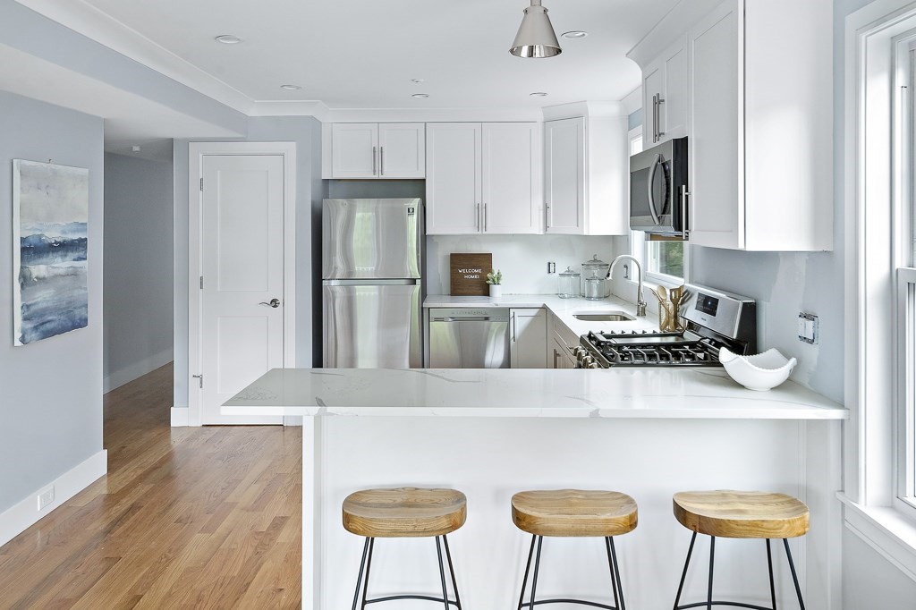 2 bed, 1 bath apartment for rent at 650 Hyde Park Ave Unit 650-3, Roslindale — photo 5 of 17
