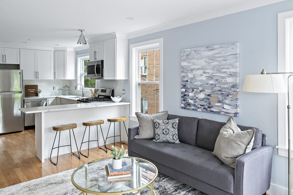2 bed, 1 bath apartment for rent at 650 Hyde Park Ave Unit 650-3, Roslindale — photo 3 of 17
