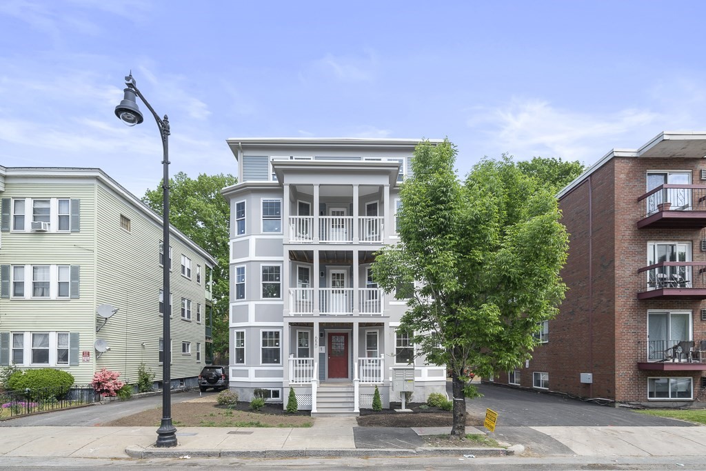 2 bed, 1 bath apartment for rent at 650 Hyde Park Ave Unit 650-3, Roslindale — photo 1 of 17