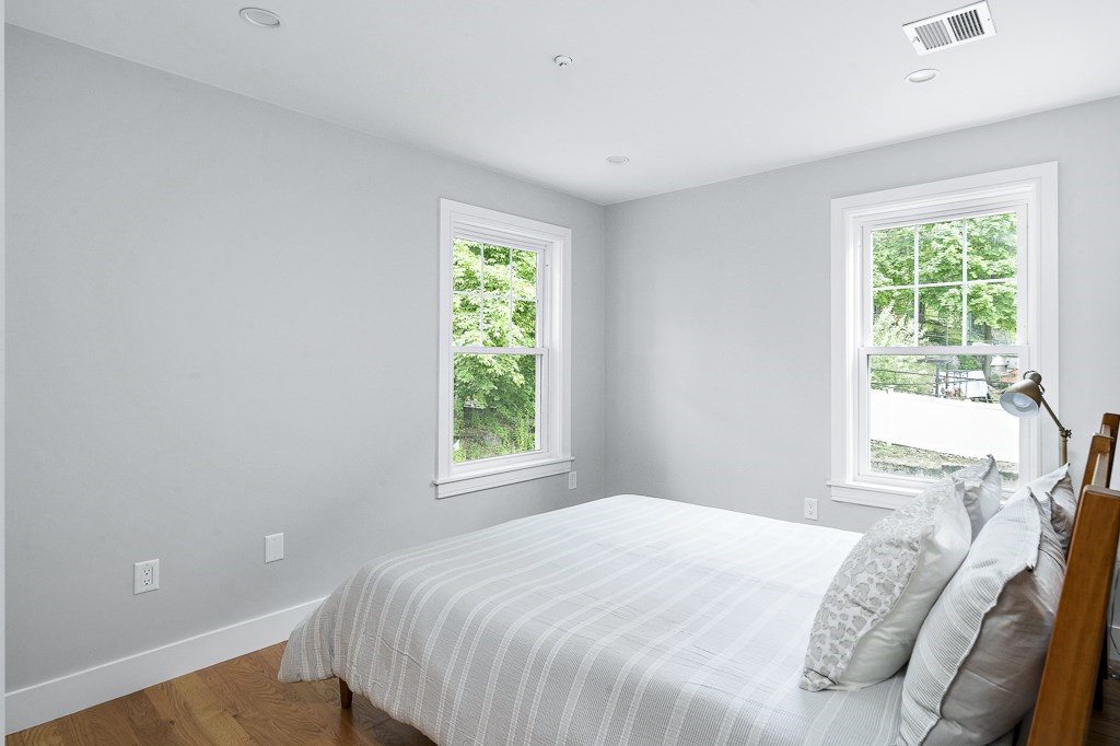2 bed, 1 bath apartment for rent at 650 Hyde Park Ave Unit 650-3, Roslindale — photo 14 of 17