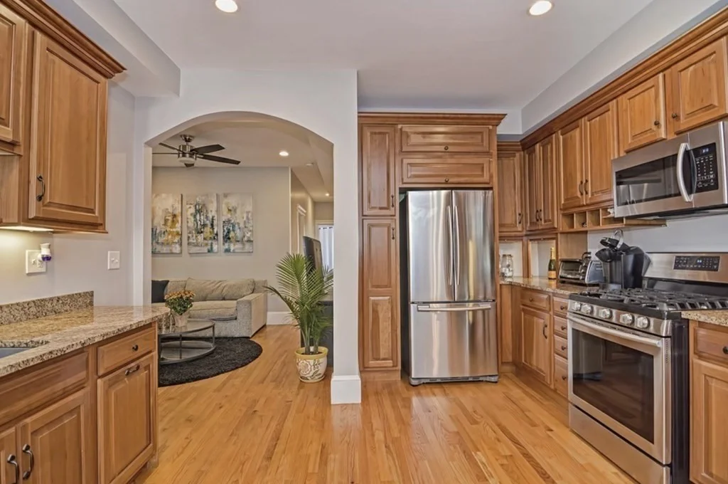 3 bed, 1 bath apartment for rent at 651 East 6th St Unit 2, South Boston — photo 1 of 23