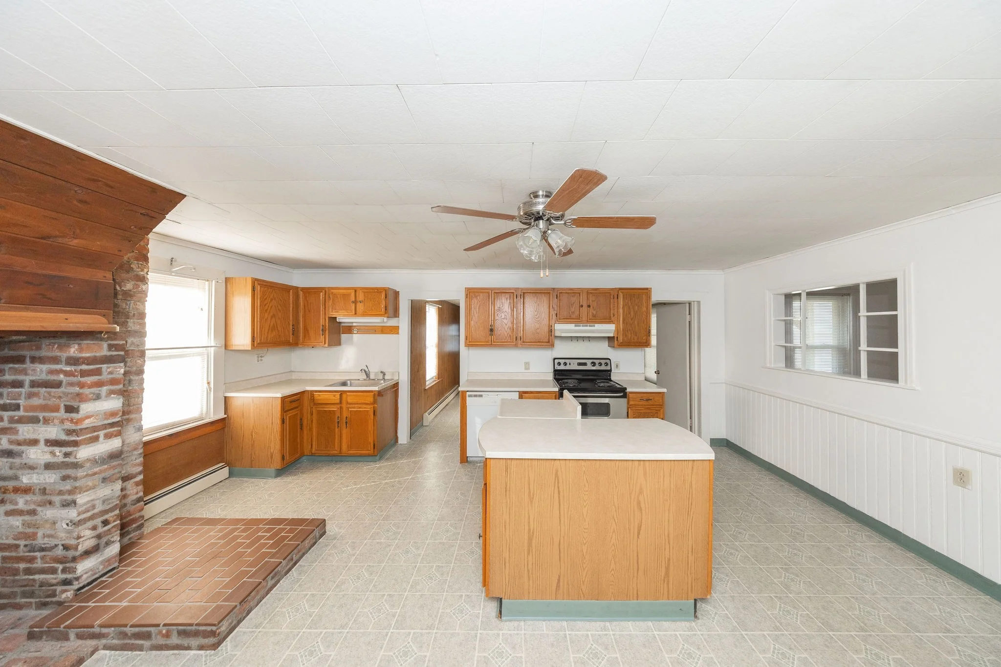 2 bed, 1 bath apartment for rent at 651 N Main St Unit 1, Oxford — photo 3 of 14