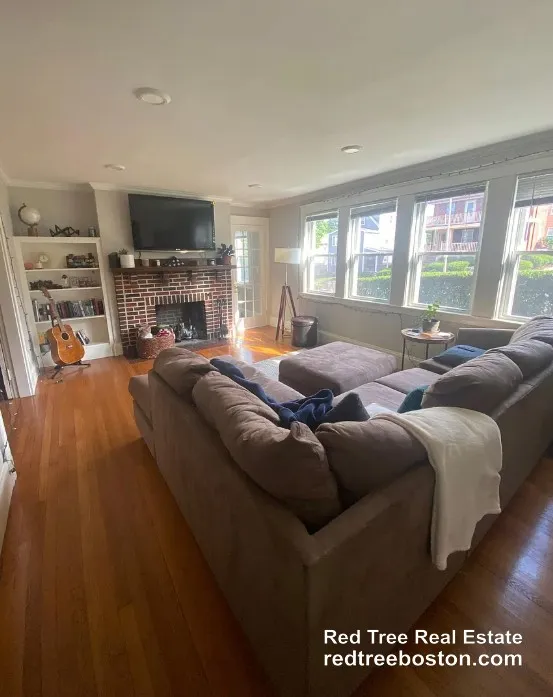 3 bed, 1 bath apartment for rent at 651 Washington St Unit 1, Oak Square — photo 1 of 8