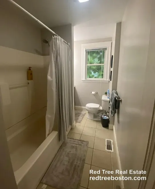 3 bed, 1 bath apartment for rent at 651 Washington St Unit 1, Oak Square — photo 8 of 8