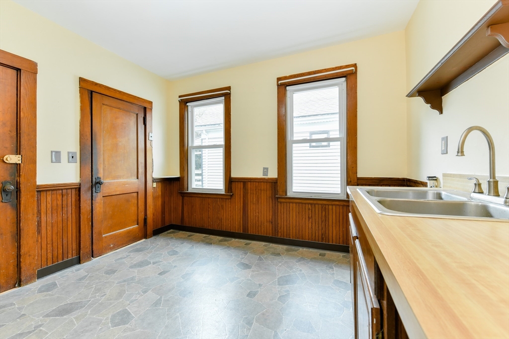 2 bed, 1 bath apartment for rent at 652 South Unit 2, Roslindale — photo 17 of 25