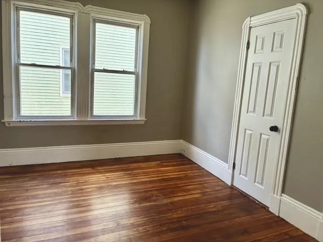 3 bed, 1 bath apartment for rent at 653 Brock Ave Unit 2, West — photo 8 of 17