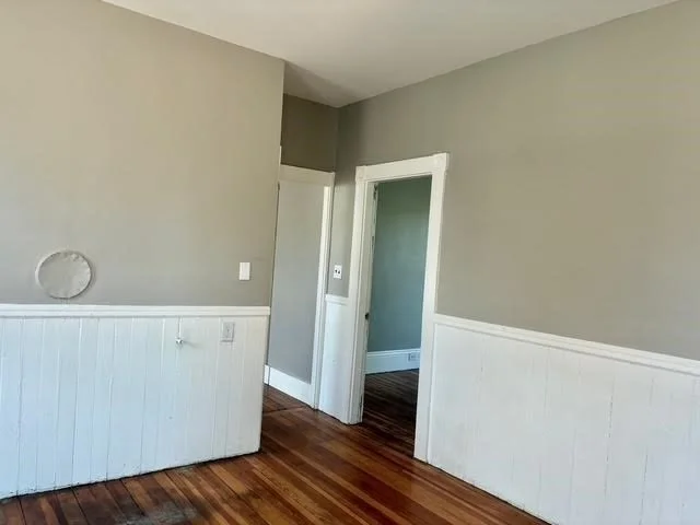 3 bed, 1 bath apartment for rent at 653 Brock Ave Unit 2, West — photo 10 of 17