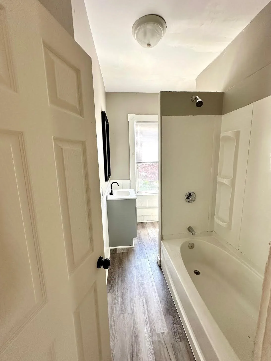 3 bed, 1 bath apartment for rent at 653 Brock Ave Unit 2, West — photo 15 of 17