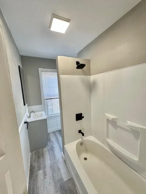 4 bed, 1 bath apartment for rent at 653 Brock Ave Unit 3, New Bedford — photo 7 of 22