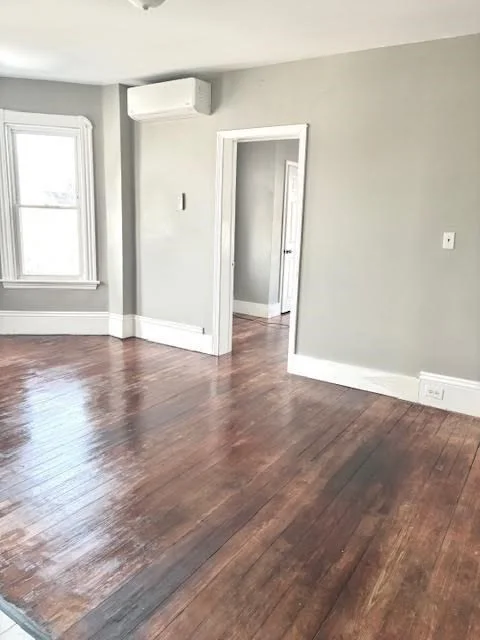 4 bed, 1 bath apartment for rent at 653 Brock Ave Unit 3, New Bedford — photo 4 of 22