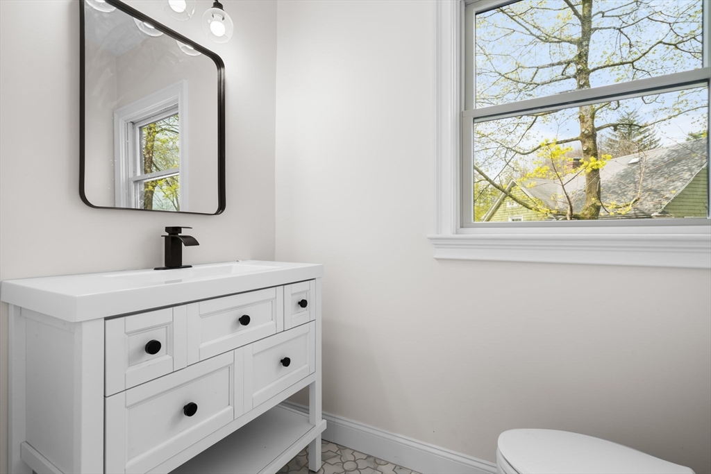 4 bed, 3 bath apartment for rent at 653 Chestnut St, Newton — photo 25 of 38