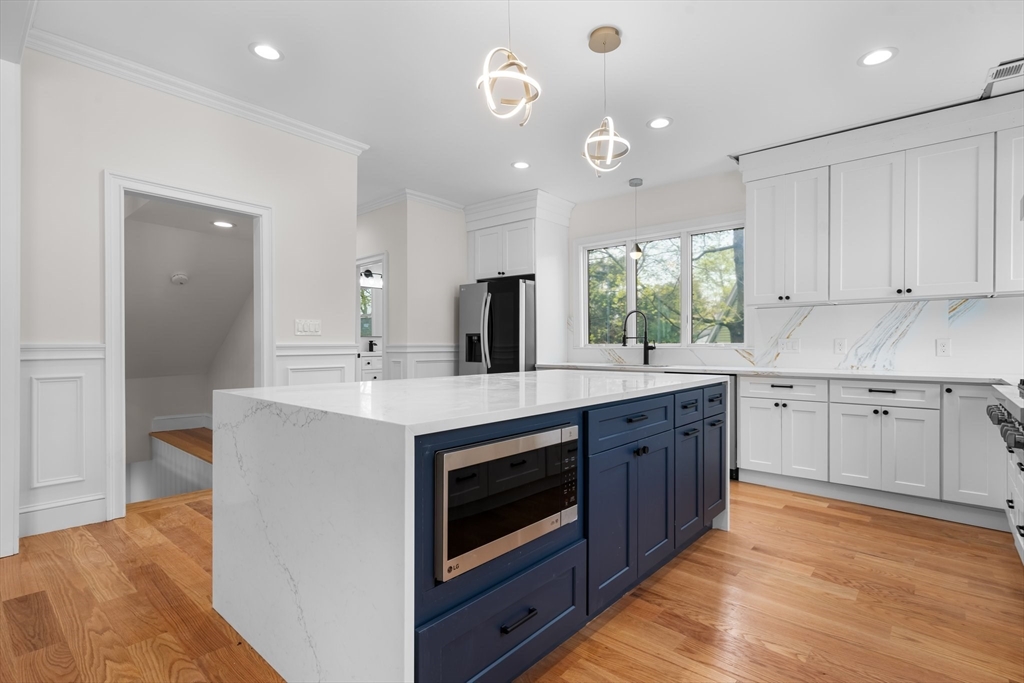 4 bed, 3 bath apartment for rent at 653 Chestnut St, Newton — photo 8 of 38