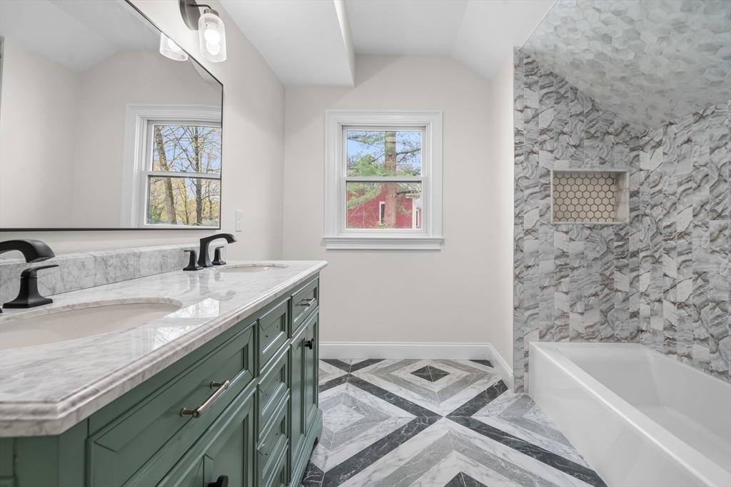 4 bed, 3 bath apartment for rent at 653 Chestnut St, Newton — photo 23 of 38
