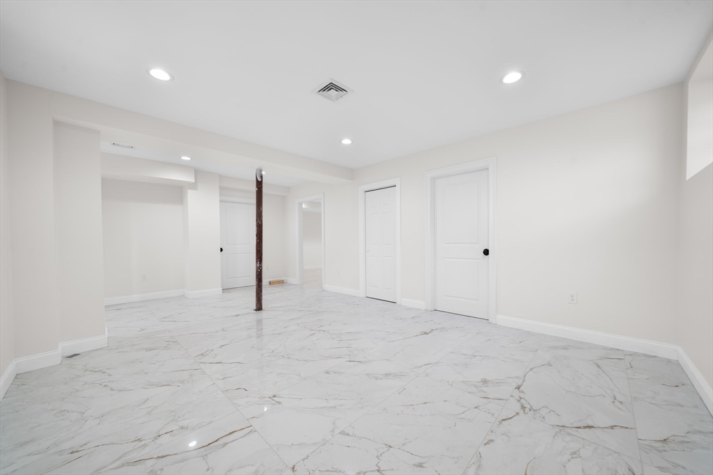 4 bed, 3 bath apartment for rent at 653 Chestnut St, Newton — photo 28 of 38