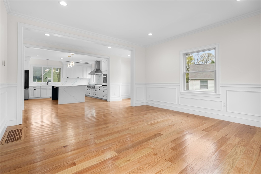 4 bed, 3 bath apartment for rent at 653 Chestnut St, Newton — photo 15 of 38