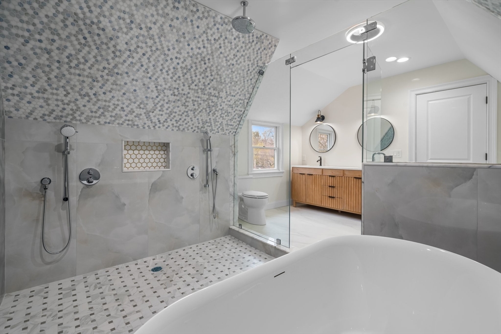 4 bed, 3 bath apartment for rent at 653 Chestnut St, Newton — photo 22 of 38