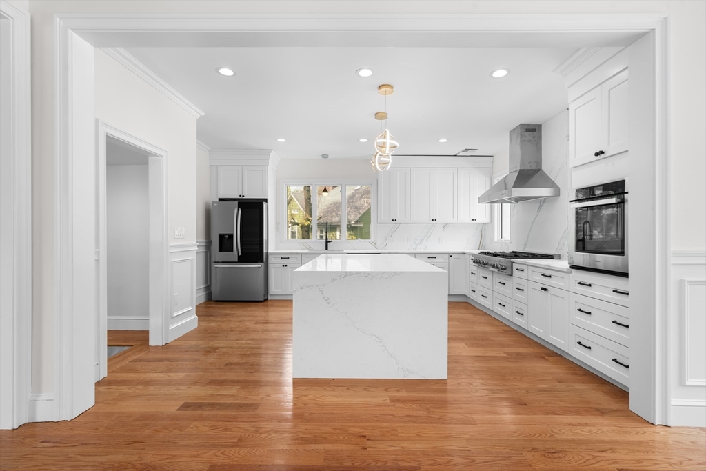 4 bed, 3 bath apartment for rent at 653 Chestnut St, Newton — photo 6 of 38