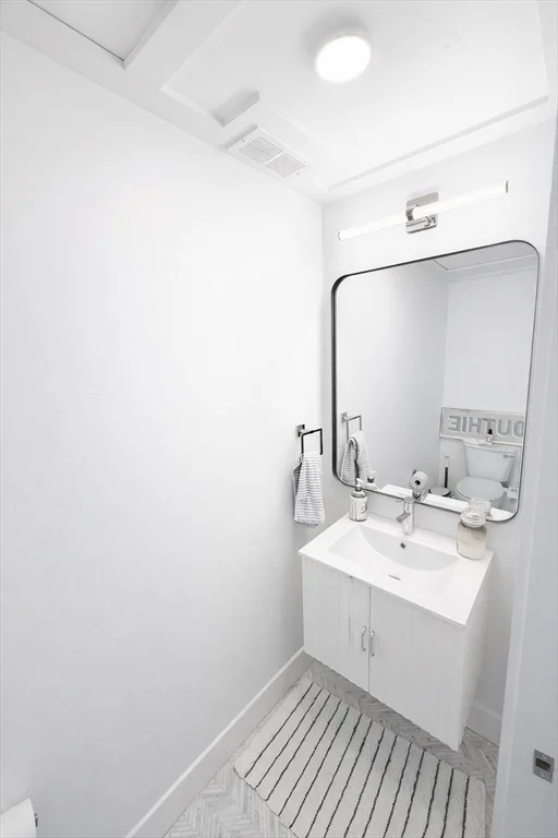 3 bed, 2 bath apartment for rent at 654 E Broadway Unit 403, South Boston — photo 9 of 9