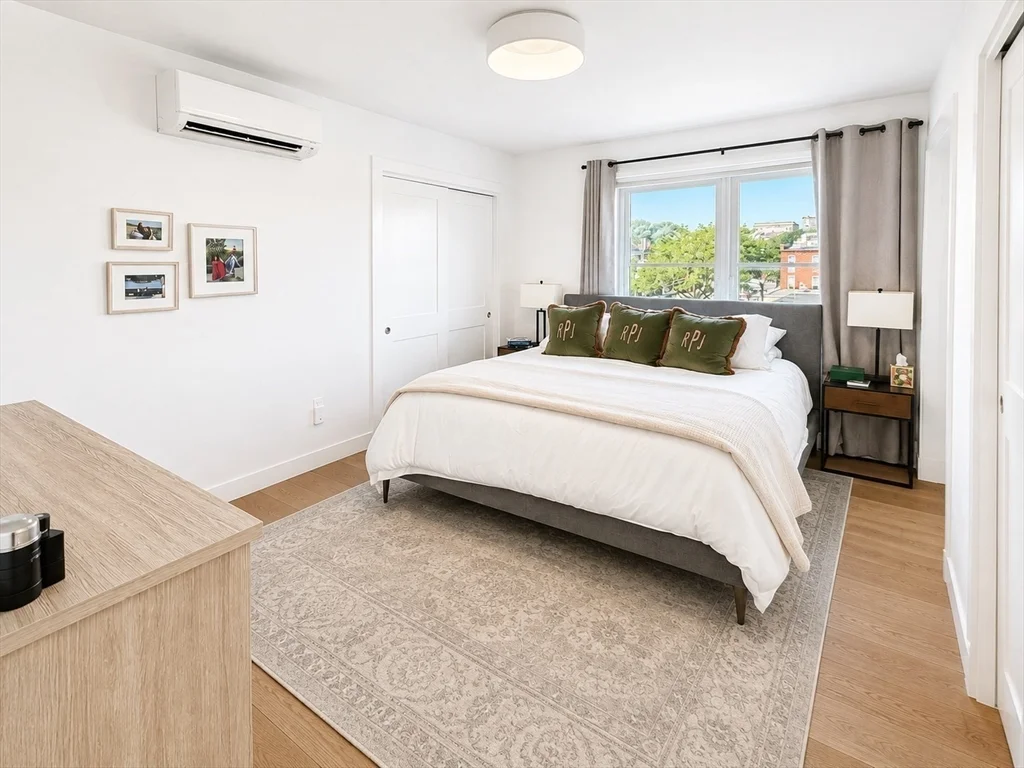3 bed, 2 bath apartment for rent at 654 East Broadway Unit 302, South Boston — photo 5 of 9