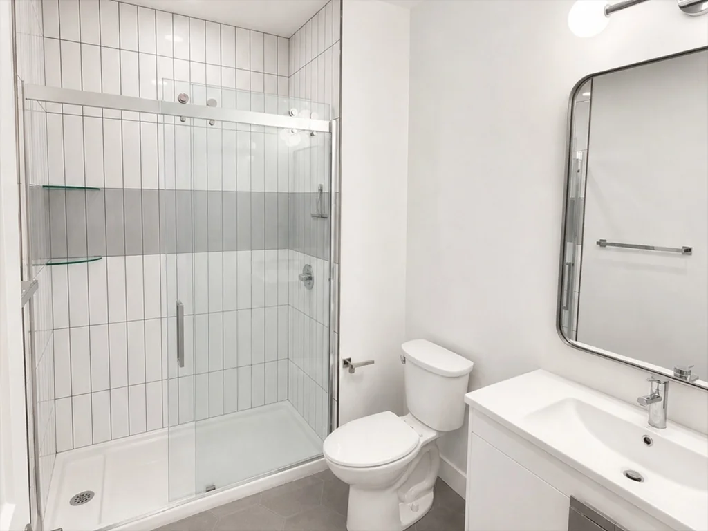 3 bed, 2 bath apartment for rent at 654 East Broadway Unit 404, South Boston — photo 7 of 7