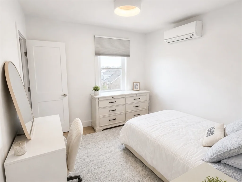 3 bed, 2 bath apartment for rent at 654 East Broadway Unit 404, South Boston — photo 4 of 7