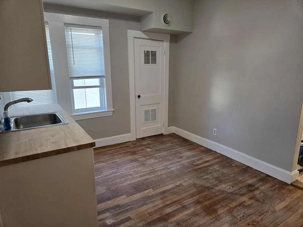 2 bed, 1 bath apartment for rent at 654 Metropolitan Ave Unit 4, Hyde Park — photo 4 of 16