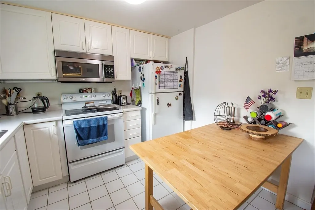 2 bed, 2 bath apartment for rent at 655 Concord Ave Unit 403, Cambridge Highlands — photo 4 of 22