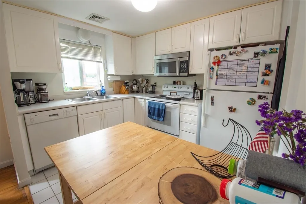 2 bed, 2 bath apartment for rent at 655 Concord Ave Unit 403, Cambridge Highlands — photo 6 of 22