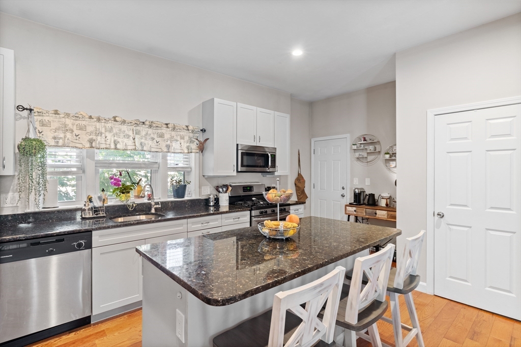 2 bed, 1 bath apartment for rent at 655 Cross St Unit 1, Malden — photo 3 of 20