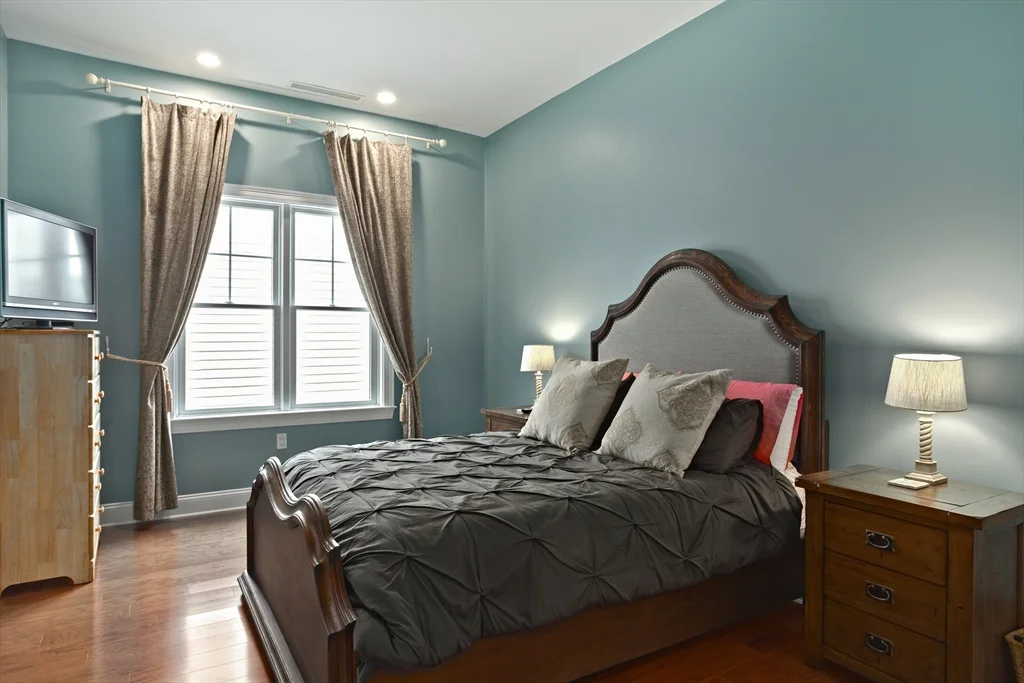 3 bed, 2 bath apartment for rent at 655 E 2nd St Unit 204, South Boston — photo 9 of 11
